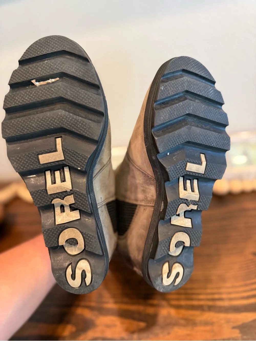 Sorel Women’s Joan of Arctic Wedge II Chelsea Boots Nubuck Gray Leather Size 8